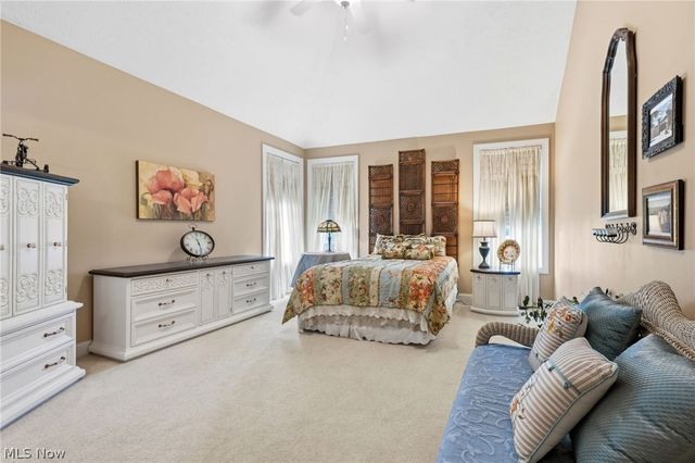 11512 Coopers Run, Strongsville, OH 44149