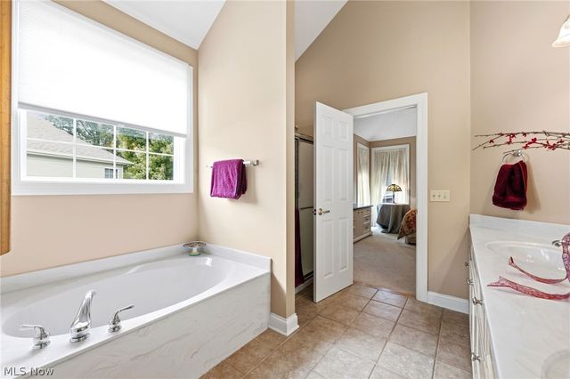 11512 Coopers Run, Strongsville, OH 44149