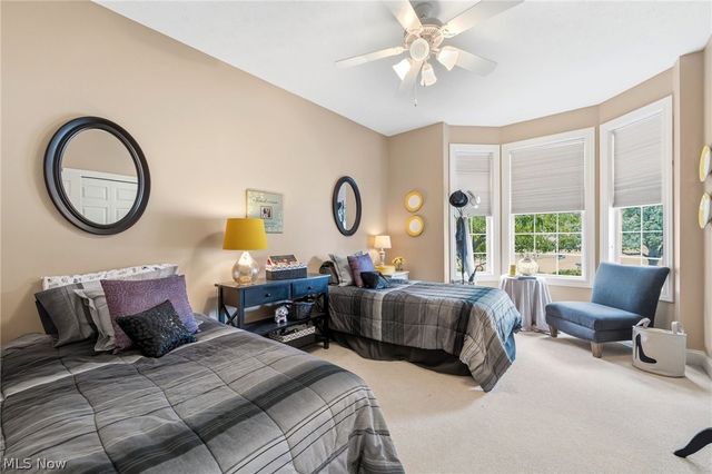 11512 Coopers Run, Strongsville, OH 44149