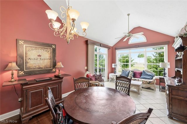 11512 Coopers Run, Strongsville, OH 44149