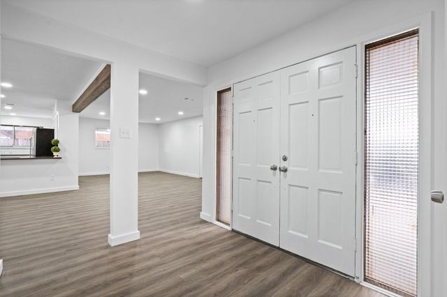 322 E Edgebrook Drive, Houston, TX 77034