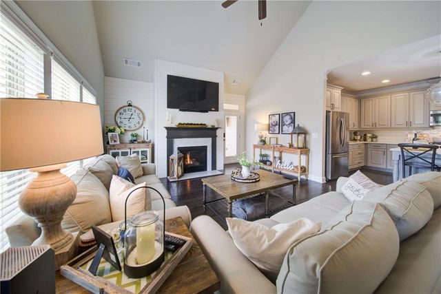 6988 Flagstone Way, Flowery Branch, GA 30542