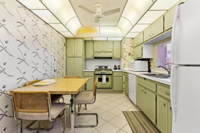 1149 Hillsboro Mile 1008, Hillsboro Beach, FL 33062