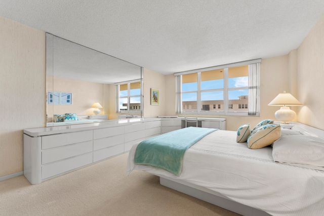 1149 Hillsboro Mile 1008, Hillsboro Beach, FL 33062