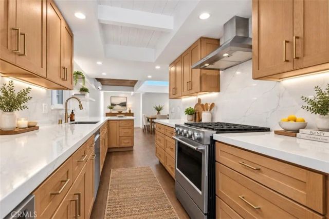 319 62nd, Newport Beach, CA 92663