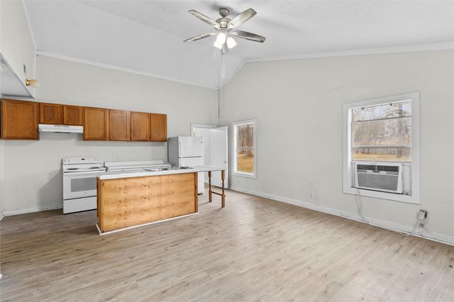 31 Jackson Road B, Huntsville, TX 77320