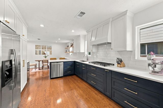 11307 Valley Spring Drive, Houston, TX 77043