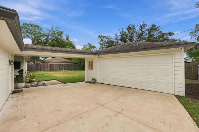 11307 Valley Spring Drive, Houston, TX 77043