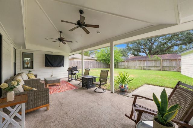 11307 Valley Spring Drive, Houston, TX 77043