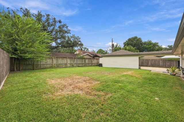 11307 Valley Spring Drive, Houston, TX 77043