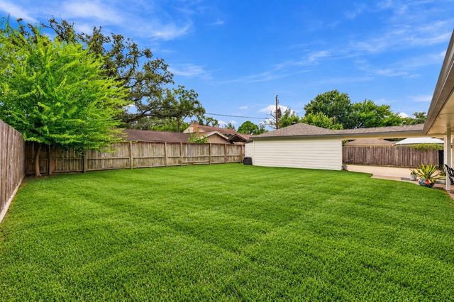 11307 Valley Spring Drive, Houston, TX 77043