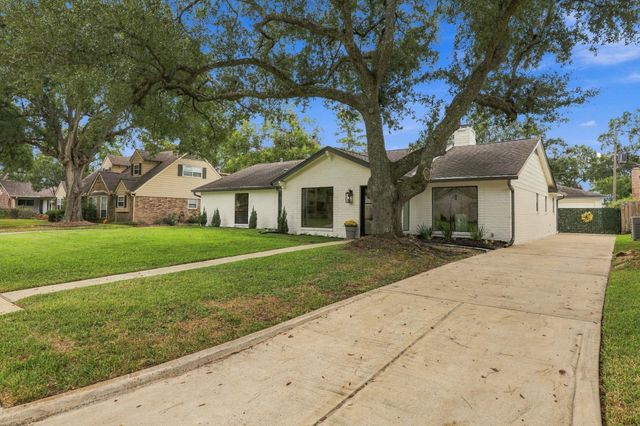 11307 Valley Spring Drive, Houston, TX 77043