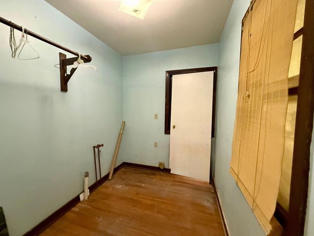 301 S Hackett Road, Waterloo, IA 50701