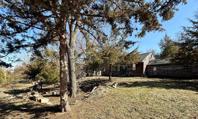301 S Hackett Road, Waterloo, IA 50701