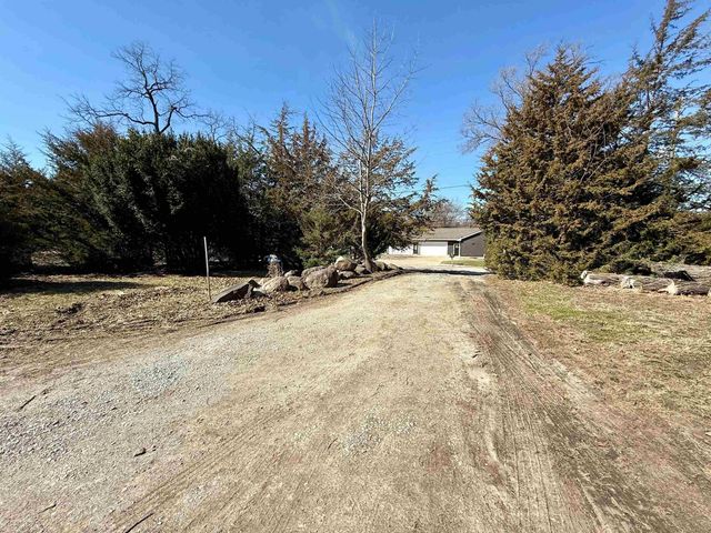 301 S Hackett Road, Waterloo, IA 50701