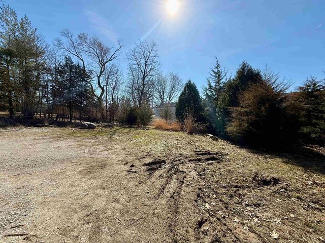 301 S Hackett Road, Waterloo, IA 50701