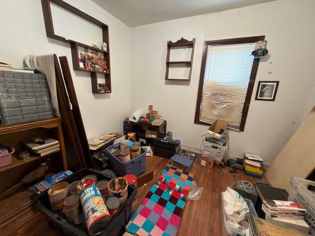 301 S Hackett Road, Waterloo, IA 50701