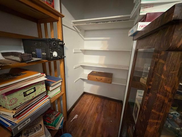 301 S Hackett Road, Waterloo, IA 50701