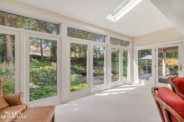 17 Belle Meade Street, Grosse Pointe Shores, MI 48236