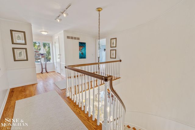 17 Belle Meade Street, Grosse Pointe Shores, MI 48236