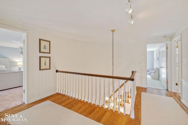17 Belle Meade Street, Grosse Pointe Shores, MI 48236