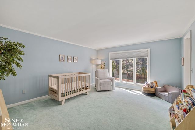 17 Belle Meade Street, Grosse Pointe Shores, MI 48236