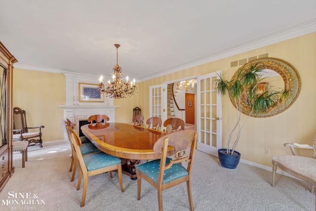 17 Belle Meade Street, Grosse Pointe Shores, MI 48236
