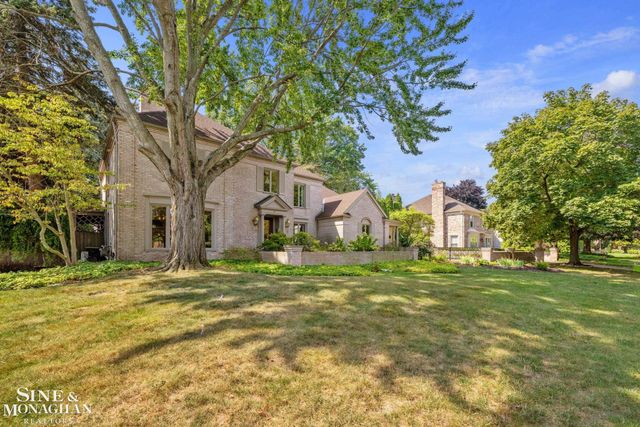 17 Belle Meade Street, Grosse Pointe Shores, MI 48236