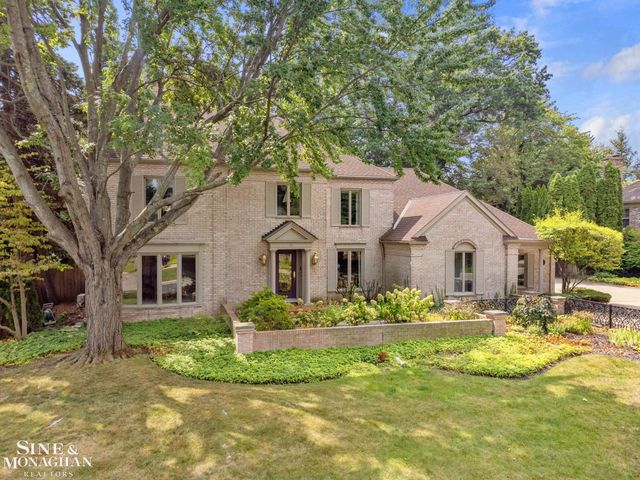 17 Belle Meade Street, Grosse Pointe Shores, MI 48236