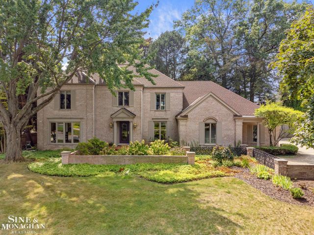 17 Belle Meade Street, Grosse Pointe Shores, MI 48236