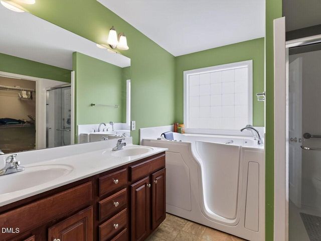 292 Middle Landing Drive, Smithfield, NC 27577