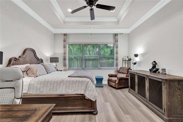 13423 Silktail DR, Naples, FL 34109