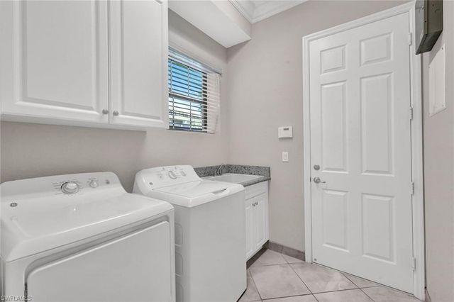 13423 Silktail DR, Naples, FL 34109