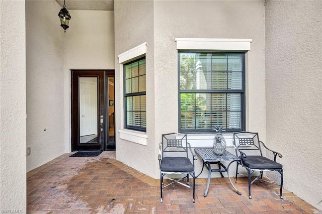 13423 Silktail DR, Naples, FL 34109
