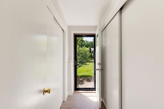1 Brackenbury Lane, Beverly, MA 01915