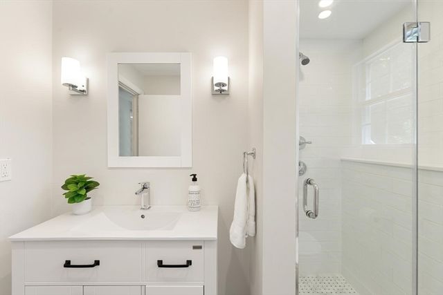 1 Brackenbury Lane, Beverly, MA 01915
