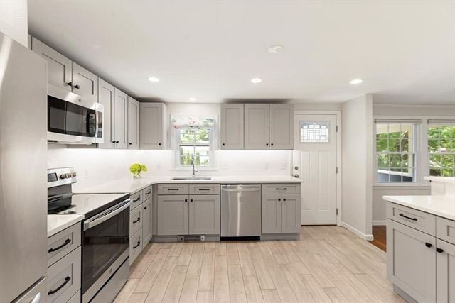 1 Brackenbury Lane, Beverly, MA 01915