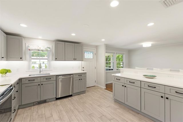 1 Brackenbury Lane, Beverly, MA 01915