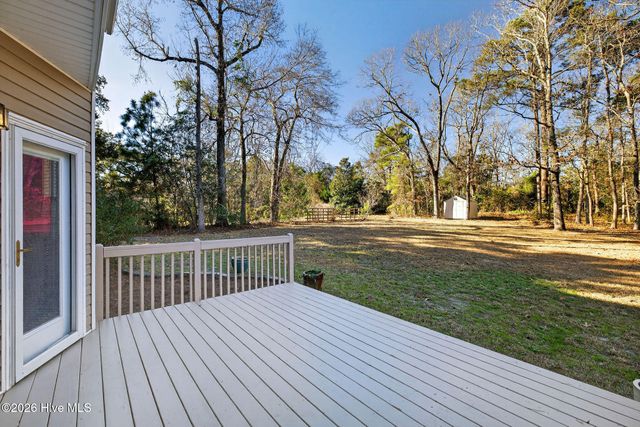 1727 Sloop Point Loop Road, Hampstead, NC 28443