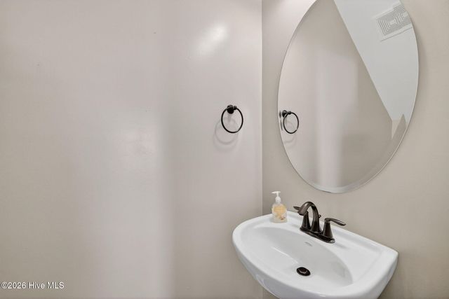 1727 Sloop Point Loop Road, Hampstead, NC 28443