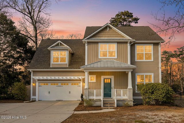 1727 Sloop Point Loop Road, Hampstead, NC 28443