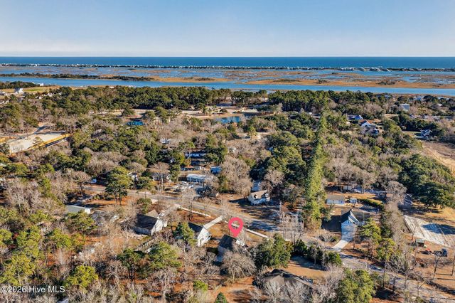 1727 Sloop Point Loop Road, Hampstead, NC 28443