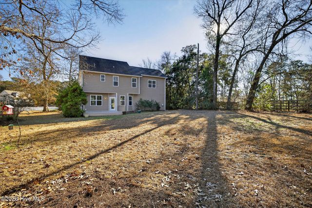 1727 Sloop Point Loop Road, Hampstead, NC 28443