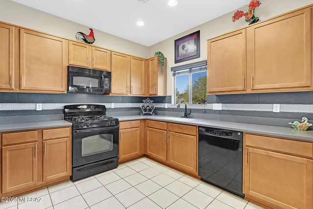 1007 E MOUNT SHIBELL Drive, Sahuarita, AZ 85629