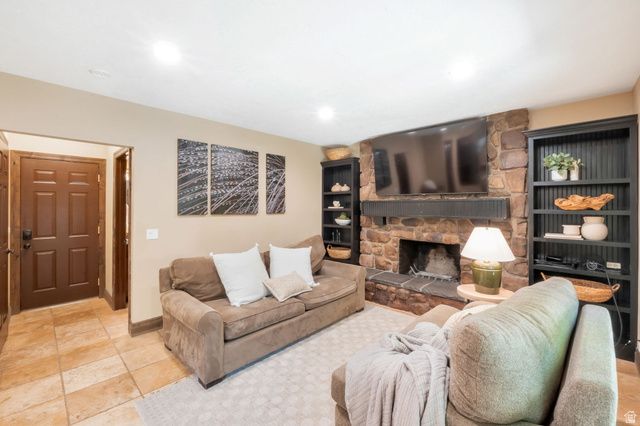 3489 E CREEK RD, Cottonwood Heights, UT 84121