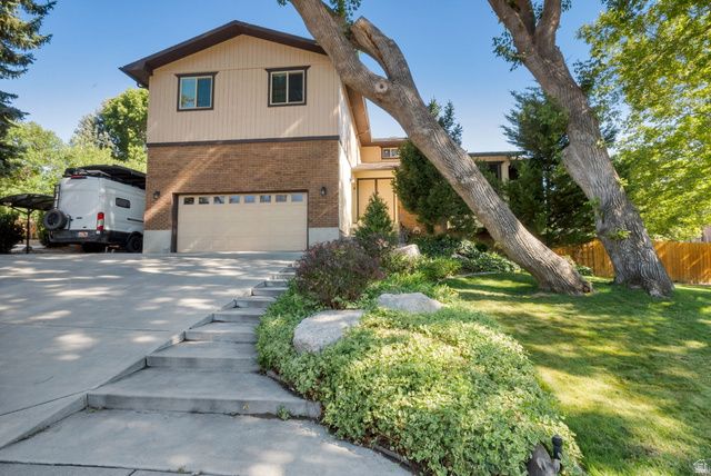 3489 E CREEK RD, Cottonwood Heights, UT 84121