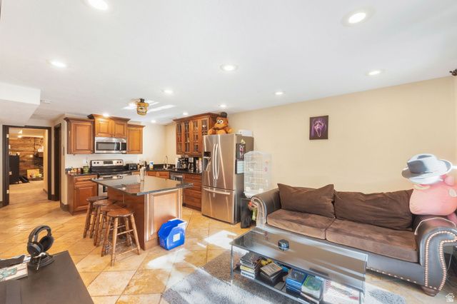 3489 E CREEK RD, Cottonwood Heights, UT 84121