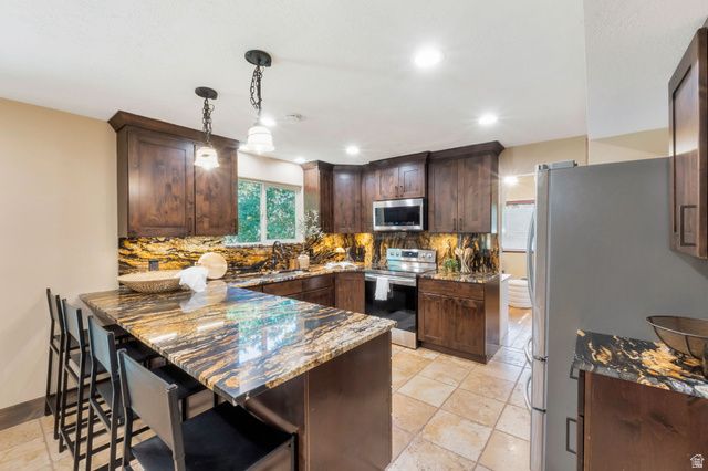3489 E CREEK RD, Cottonwood Heights, UT 84121