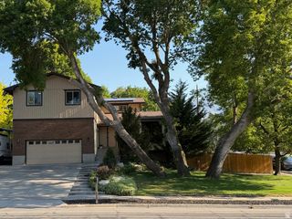 3489 E CREEK RD, Cottonwood Heights, UT 84121
