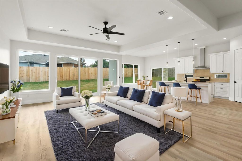 20405 Sunset Strip ST, Lago Vista, TX 78645